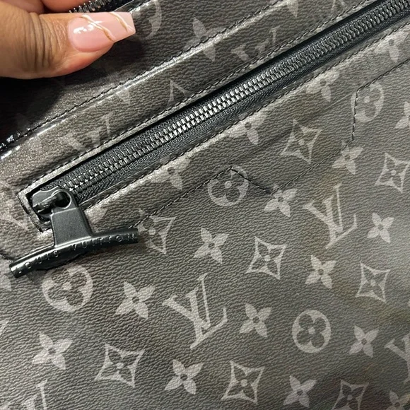 Louis Vuitton Eclipse Monogram Pochette - Picture 6 of 16